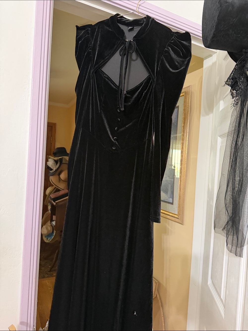 Black belt Victoria dress with top hat.